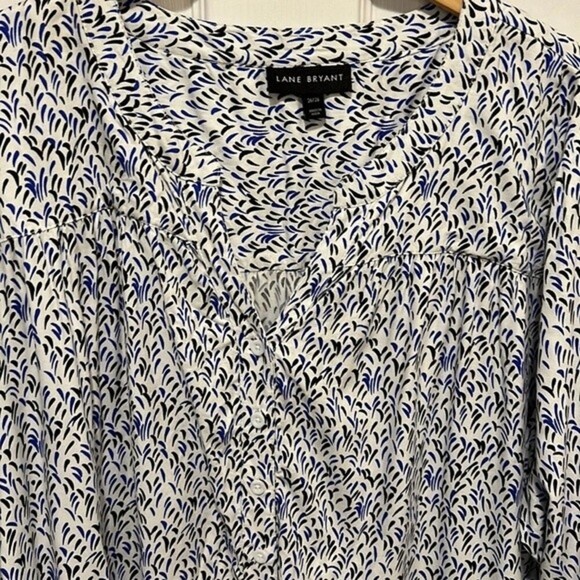 Lane Bryant V neck button down long sleeve blouse size 26/28 - Picture 6 of 9